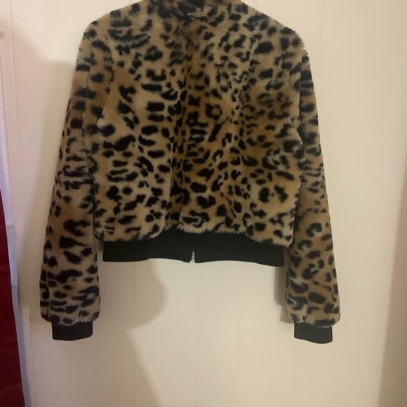 Animal print size small 7-9 juniors or woman’s small - Picture 4 of 5